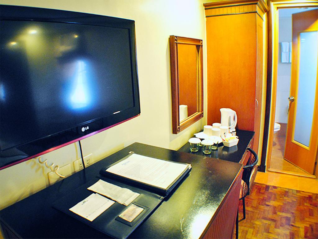 Fersal Hotel - P. Tuazon Cubao Quezon City Exterior foto