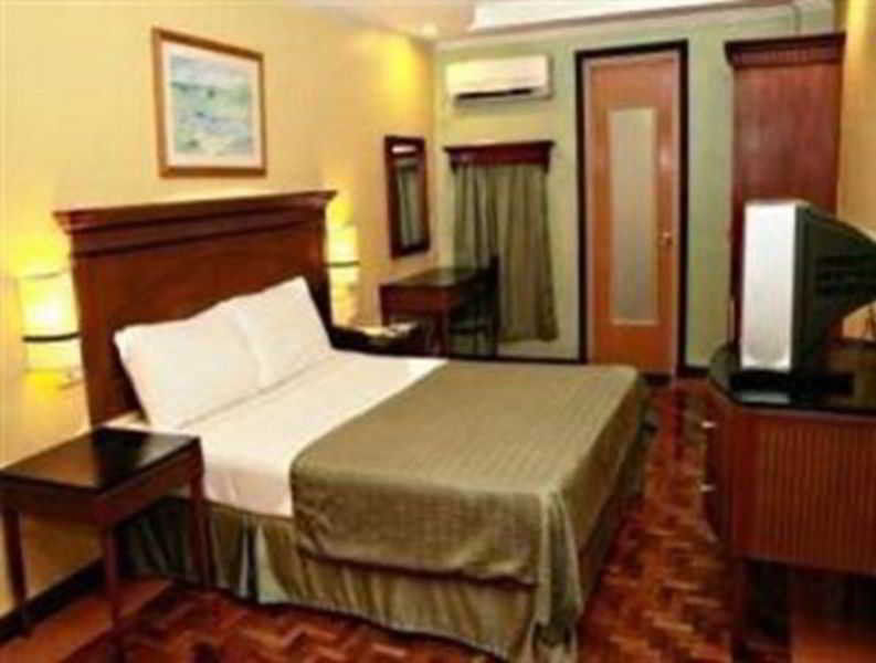 Fersal Hotel - P. Tuazon Cubao Quezon City Exterior foto