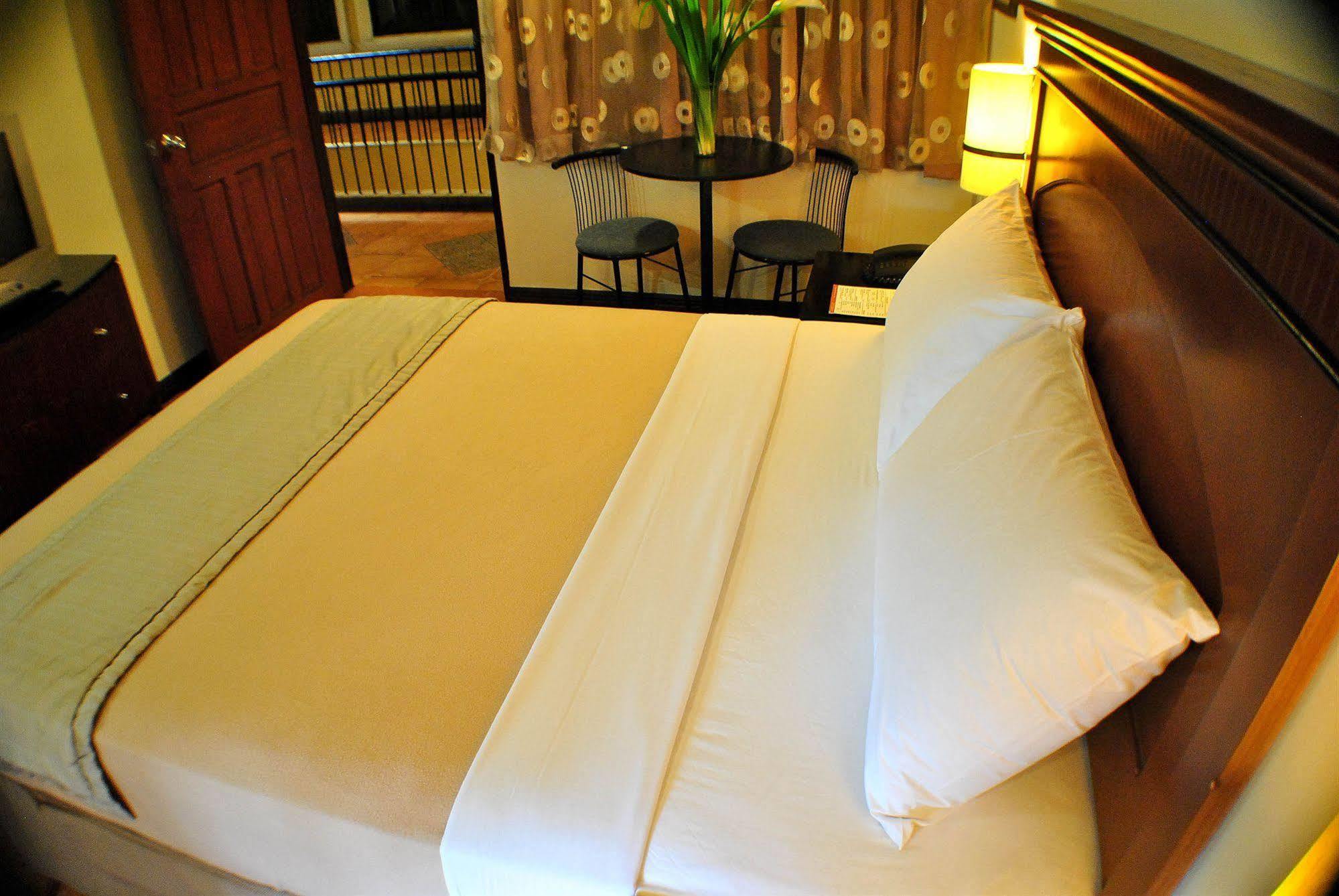 Fersal Hotel - P. Tuazon Cubao Quezon City Exterior foto
